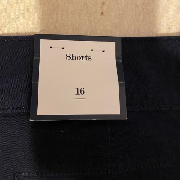 Charter Club Woman’s Shorts Size 16 - Picture 7 of 7